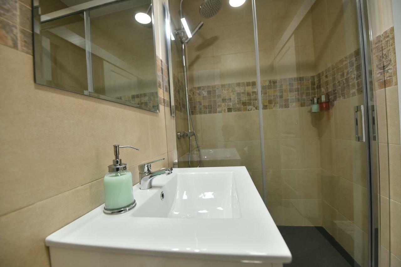 Apartamento Arenal Sevilla Bagian luar foto